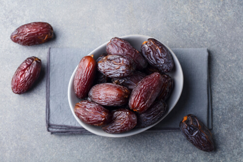 Medjoul / Medjool Dates - Jumbo Size | Kahjur / Khajoor | Naturaly Dried Dates
